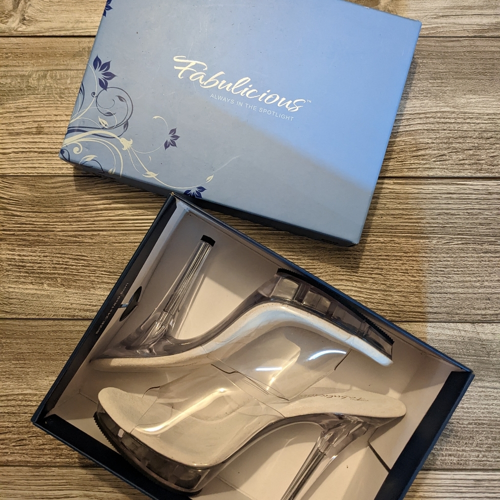 Fabulicious 4.5" Clear Platform Slides